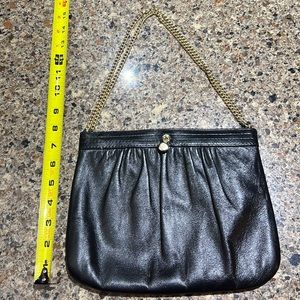 VINTAGE 1950’s ANDE Black genuine Leather handbag, Gold chain strap‎